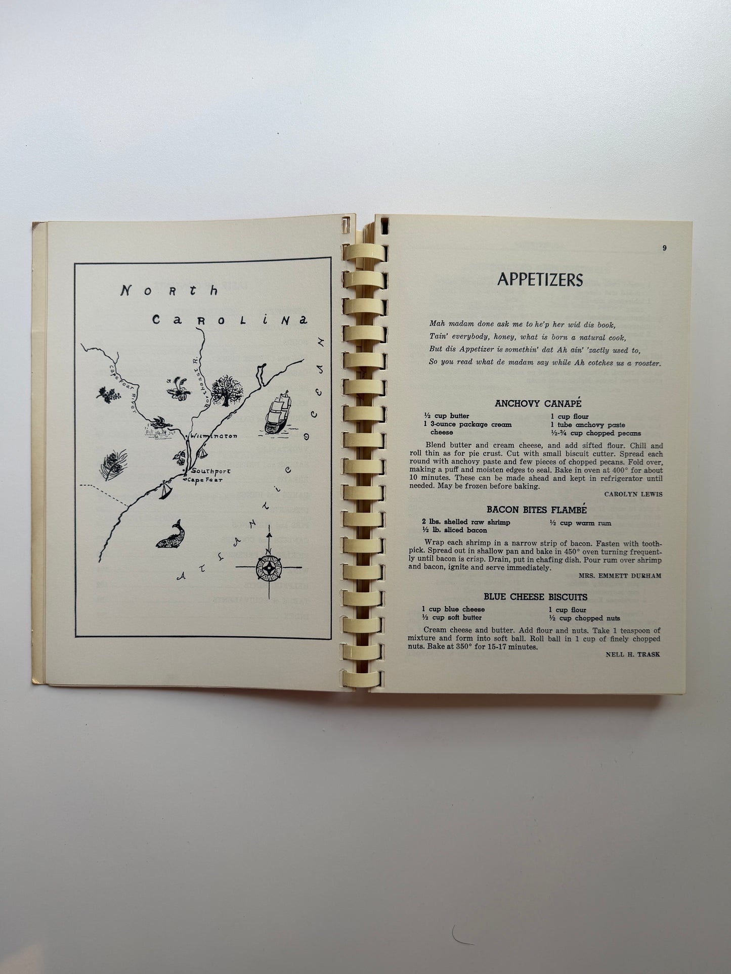 Community Cookbook: Favorite Recipes of The Lower Cape Fear (The Ministering Circle)