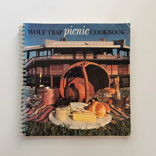 Community Cookbook: Wolf Trap Picnic Cookbook (The Wolf Trap Associates)