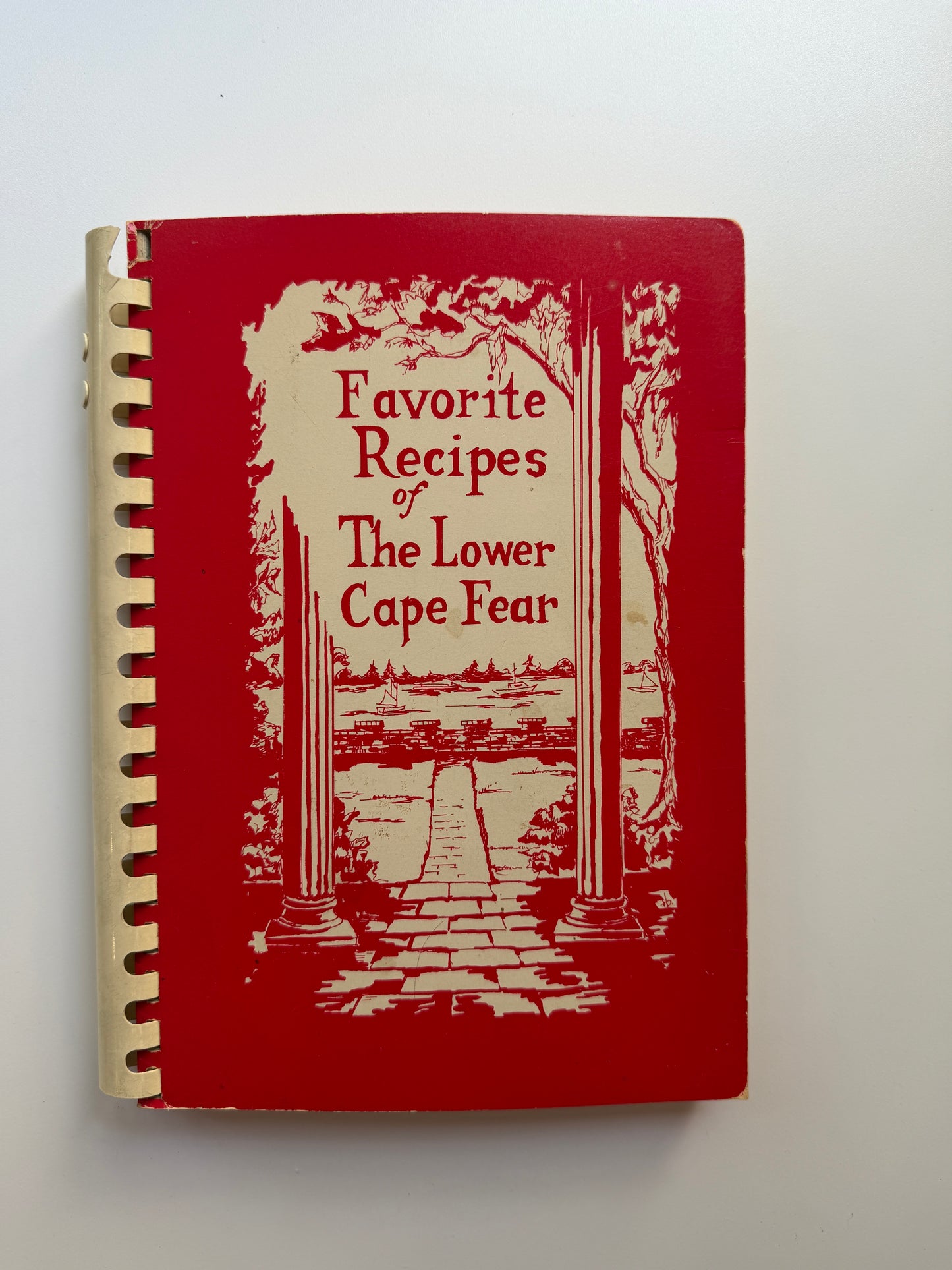 Community Cookbook: Favorite Recipes of The Lower Cape Fear (The Ministering Circle)