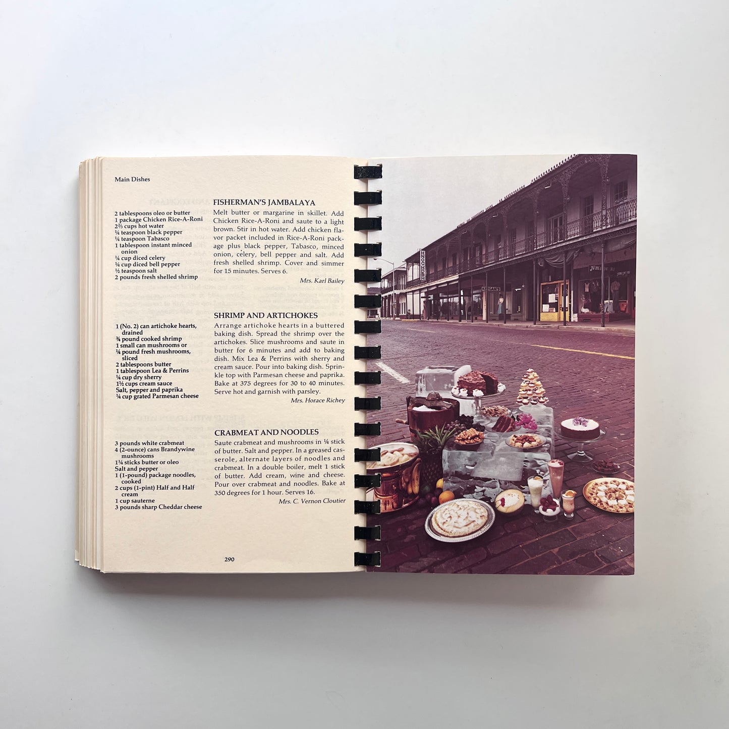 Community Cookbook: Cane River Cuisine: Louisiana's Finest Recipes (The Service Leage of Natchitoches)